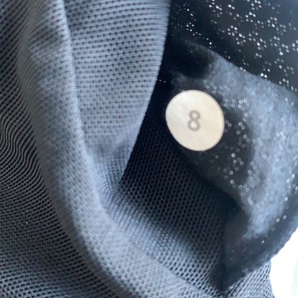 Lululemon tank size 8 - Picture 8 of 8